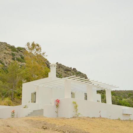 Sophia'S Ralaki Cottage Exterior photo
